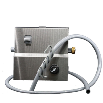 Rozsdamentes acél fedéllel rendelkező folyadékadagoló rendszer